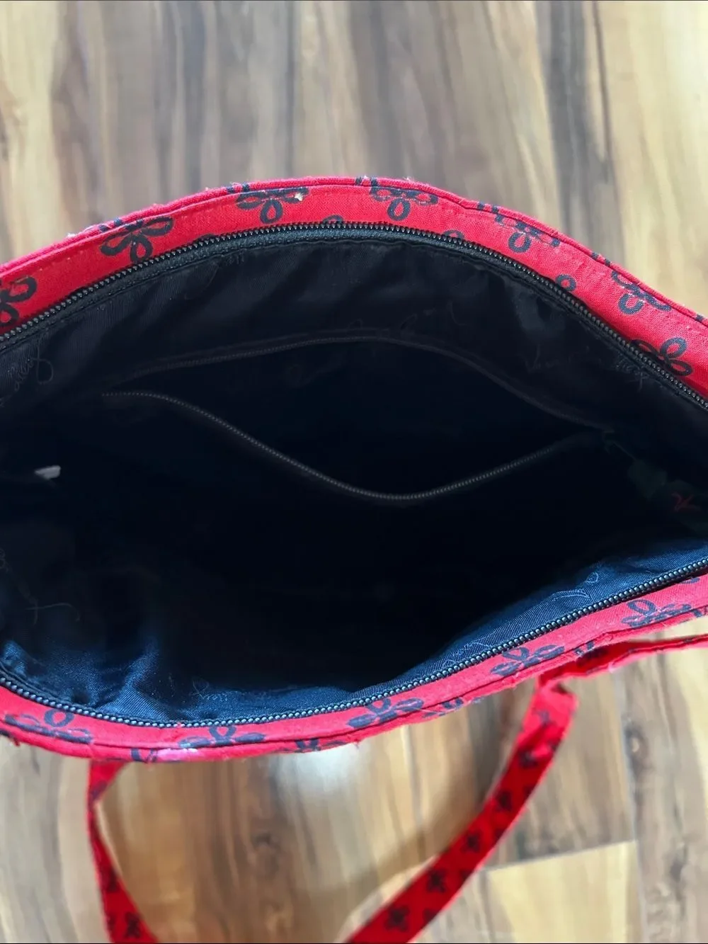 Like New Vera Bradley Retired Pattern Red And Black Triple Zip Hipster Bag